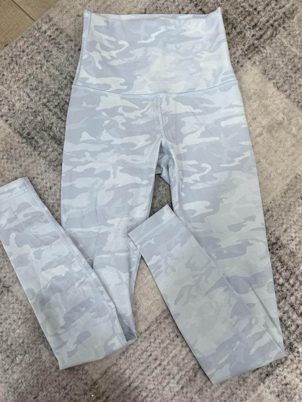 Lululemon High-Waist Camo Leggings - Light Gray